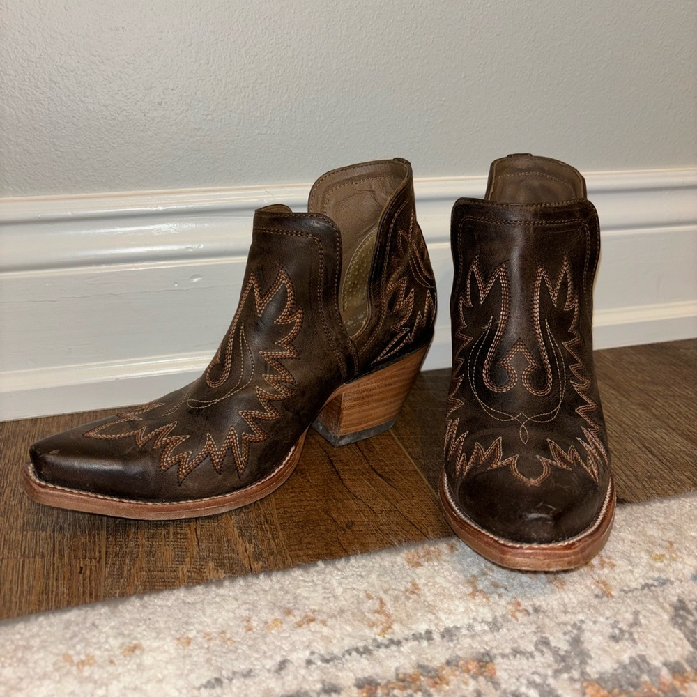 Ariat Dixon Booties